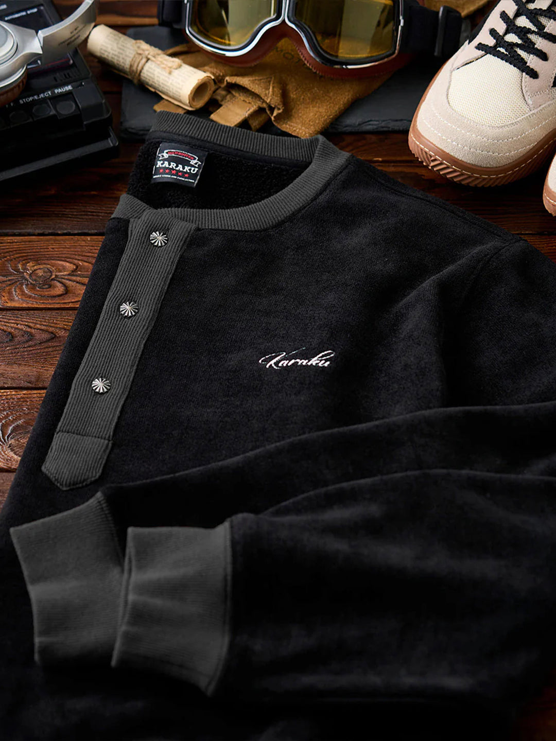 Henley Neck Fleece Sweatshirt with “KaraKu” Embroidery (Double-Sided Brushed)