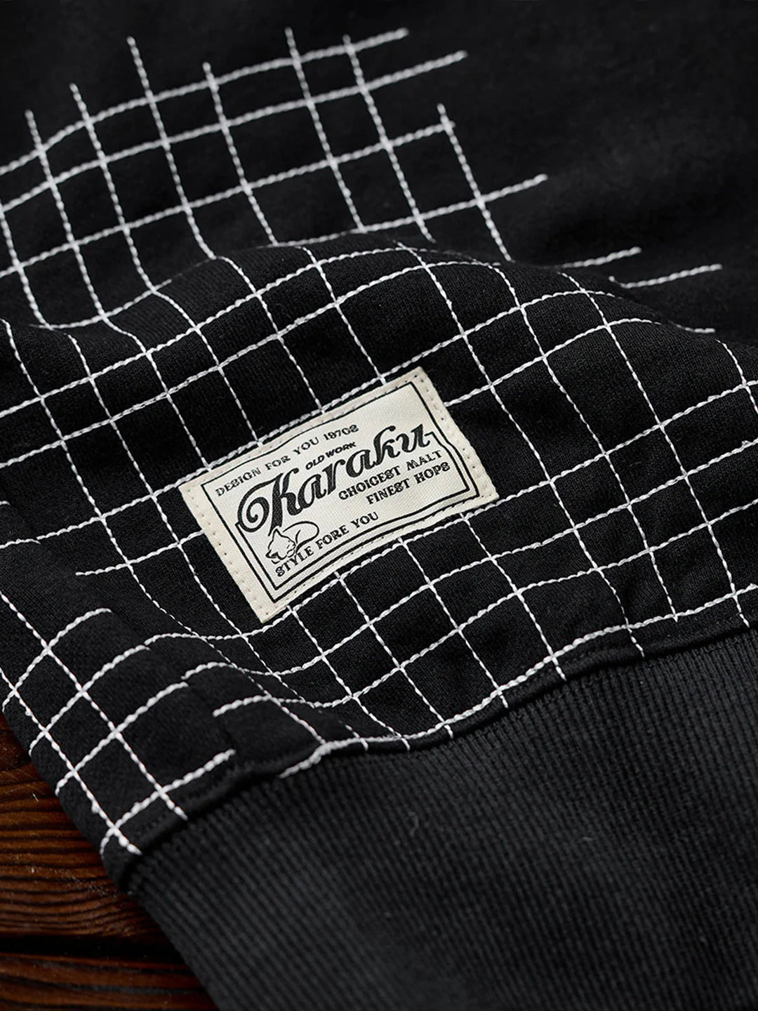 “Scratching Cat” Sashiko Embroidered Sweatshirt
