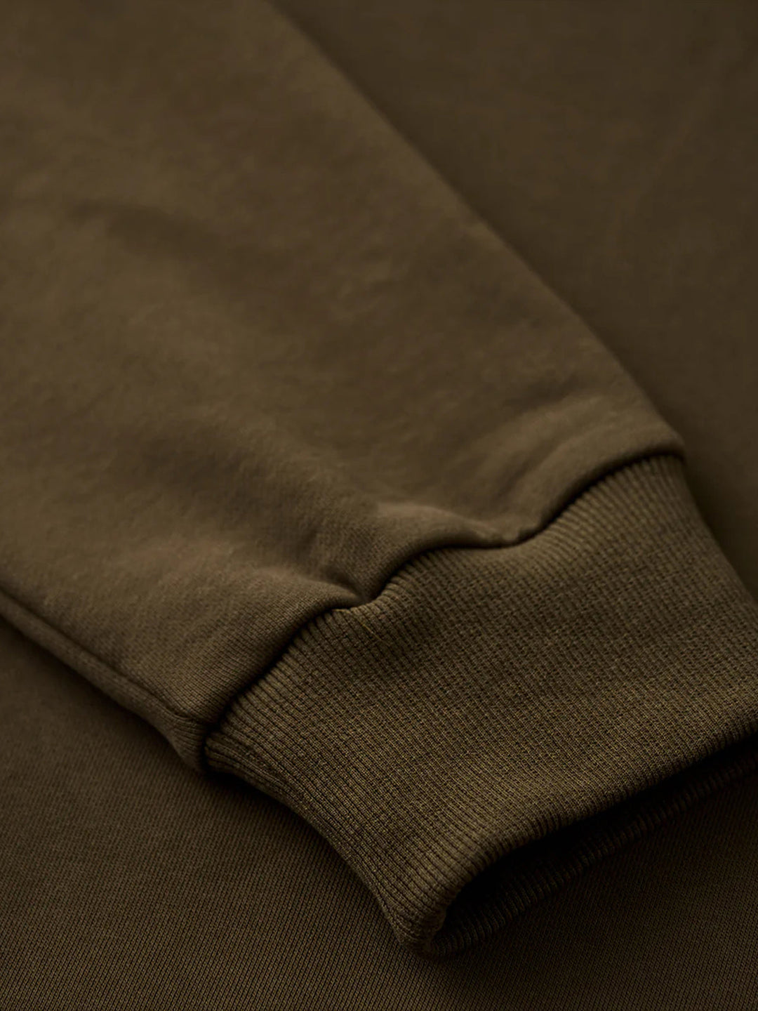 "Cat Wearing Helmet" Print &amp; Karaku Logo Embroidery V-Gusset Sweatshirt