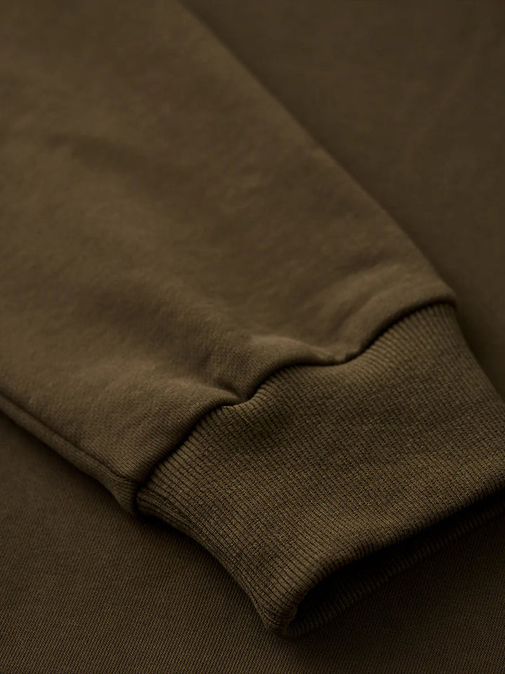 "Cat Wearing Helmet" Print &amp; Karaku Logo Embroidery V-Gusset Sweatshirt