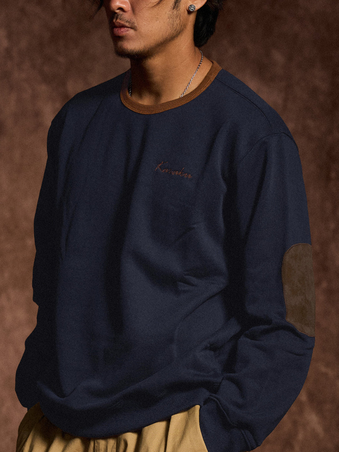 "KaraKu" Embroidery  Elbow Suede Patches Brushed Cotton Sweatshirt