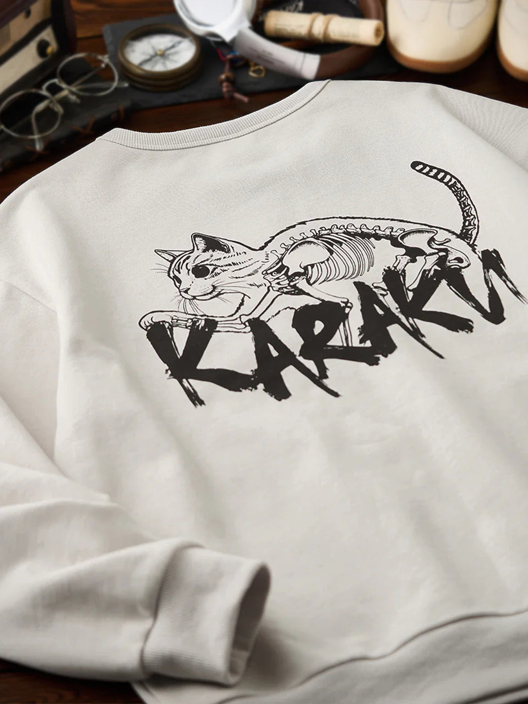 "Skeleton-Visible Cat" Print Back-Pile Cotton V-Gusset Sweatshirt