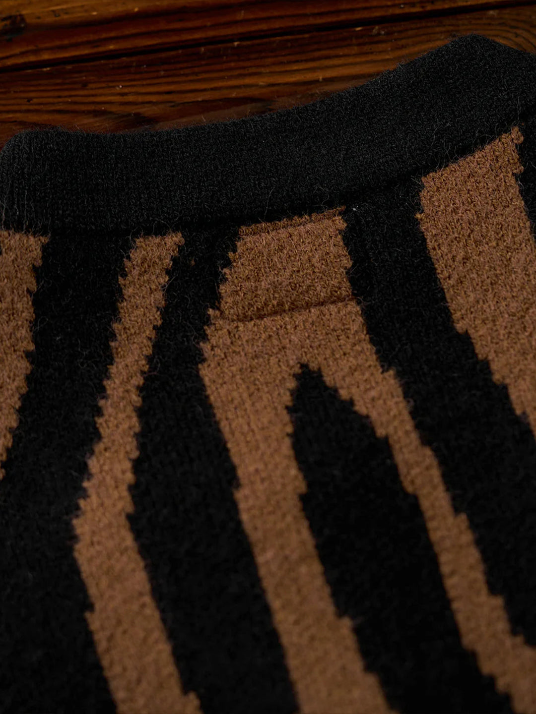 Karaku × Satoshi Kawamata ‘Tiger’ Embroidered Jacquard Knit Cardigan