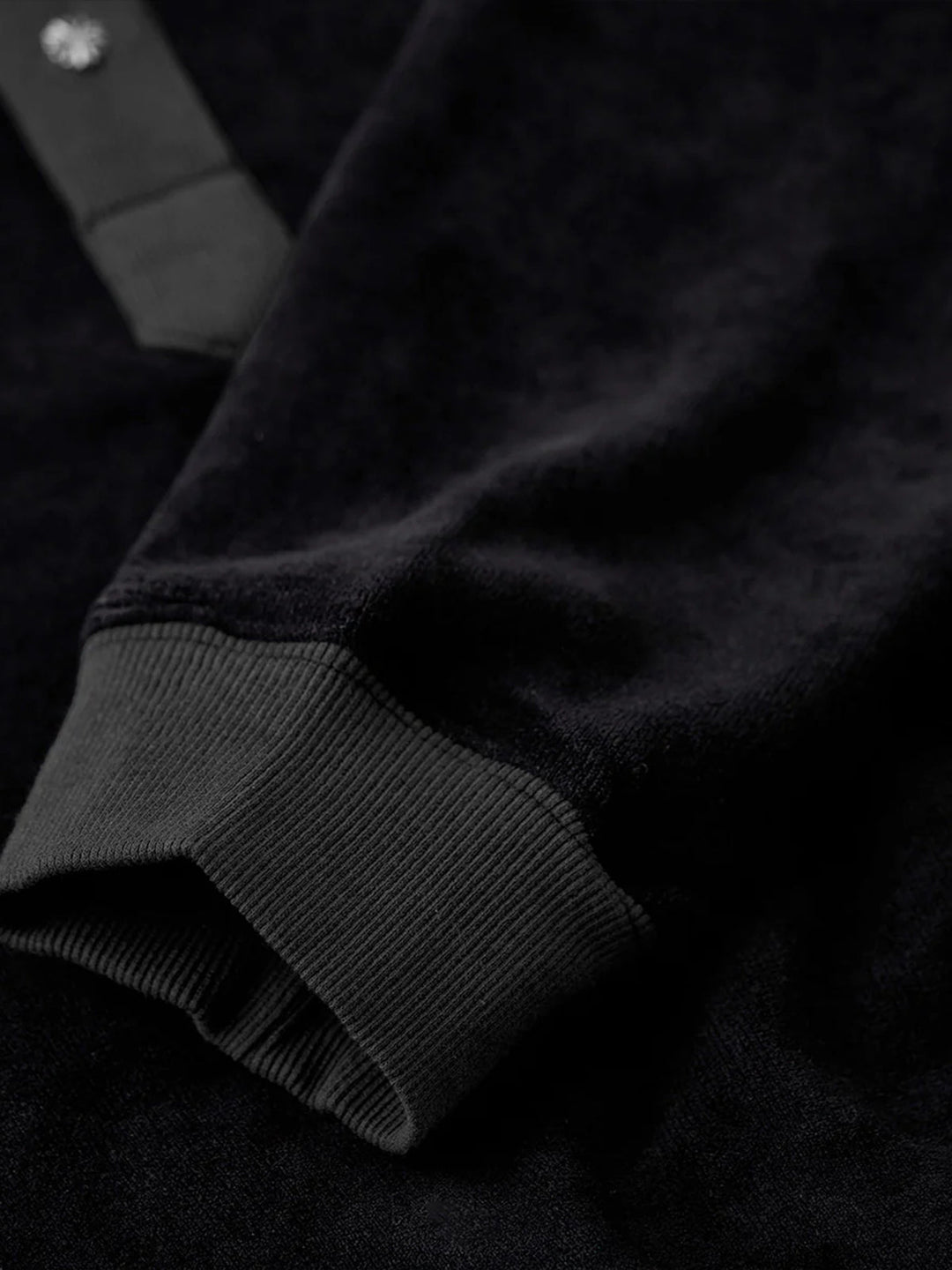 Henley Neck Fleece Sweatshirt with “KaraKu” Embroidery (Double-Sided Brushed)