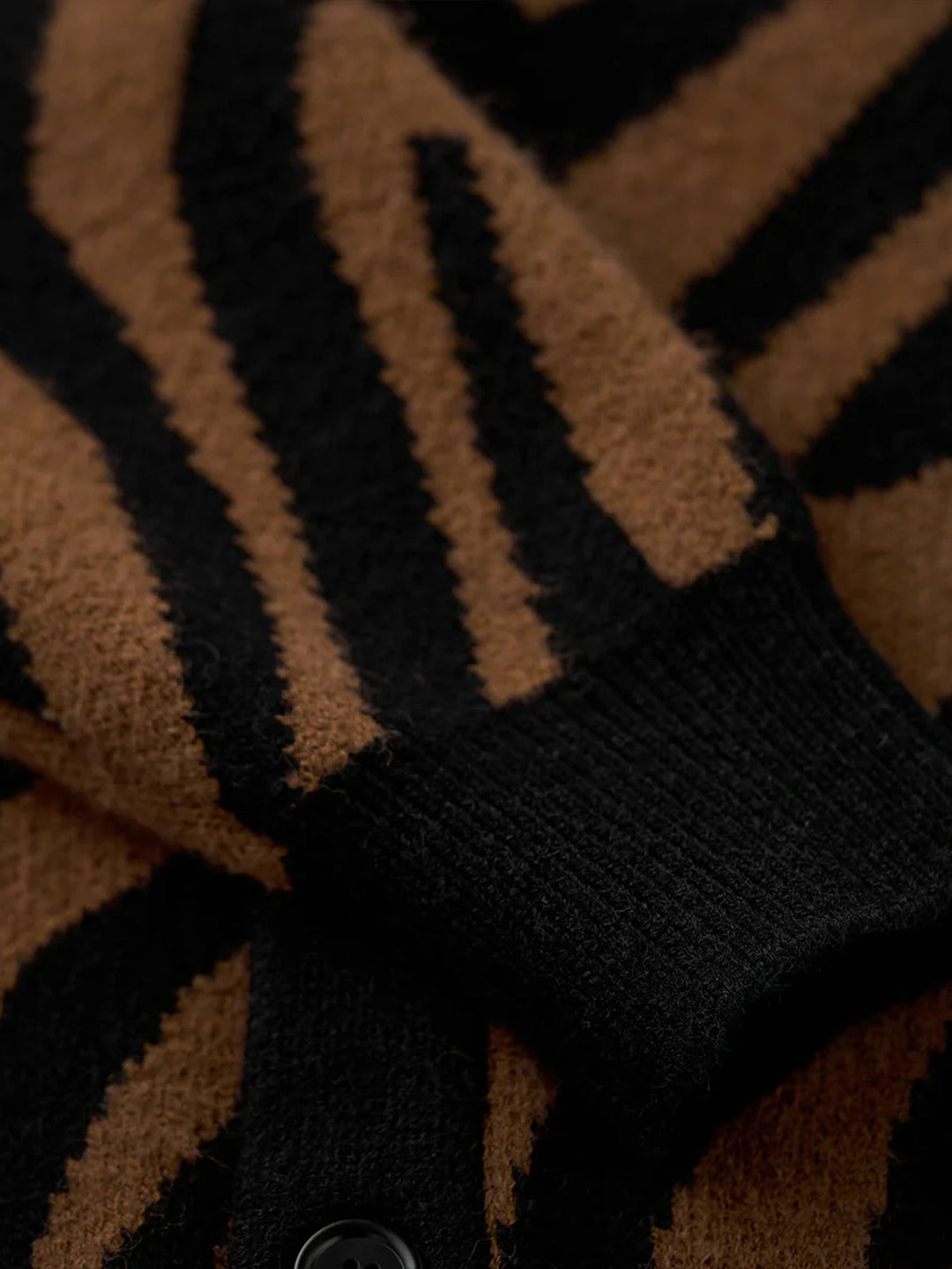 Karaku × Satoshi Kawamata ‘Tiger’ Embroidered Jacquard Knit Cardigan