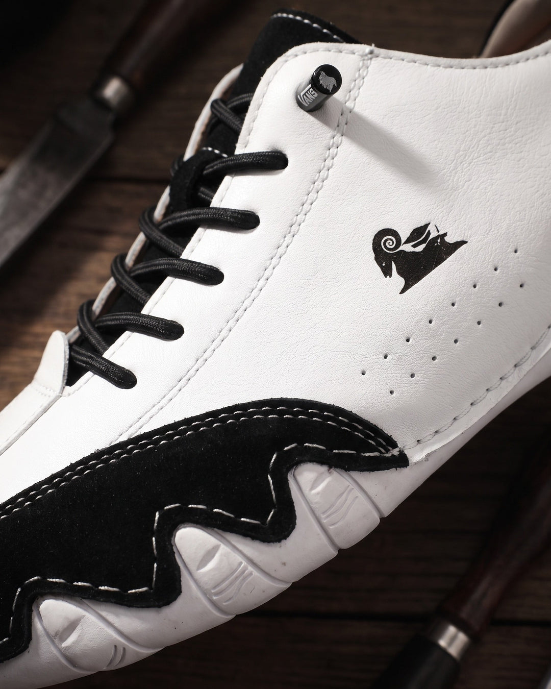 Elias Leather Sneaker